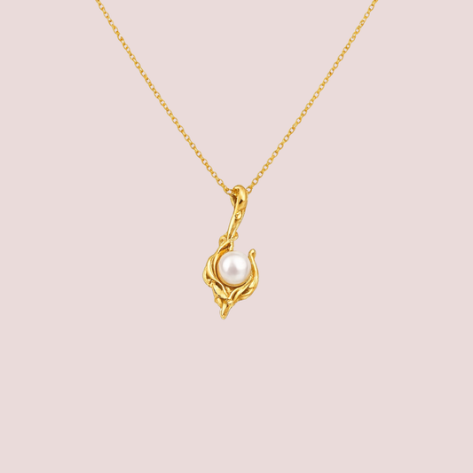 The Margot Pearl Pendant Necklace